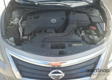 2015 Nissan Altima 2.5 из США, поврежденный, VIN 1N4AL3AP5FC497813